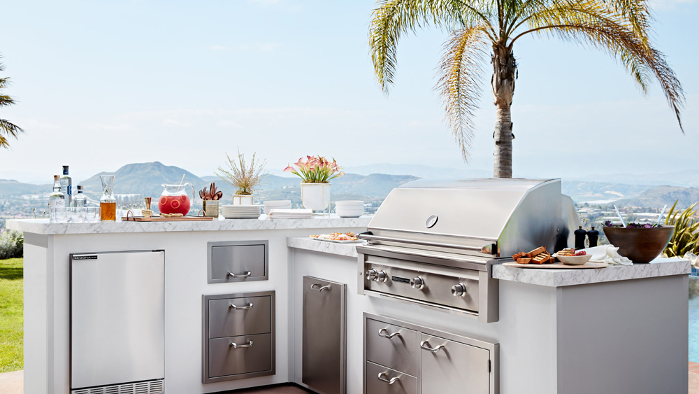 10 High-End Grills for Summer Cookout