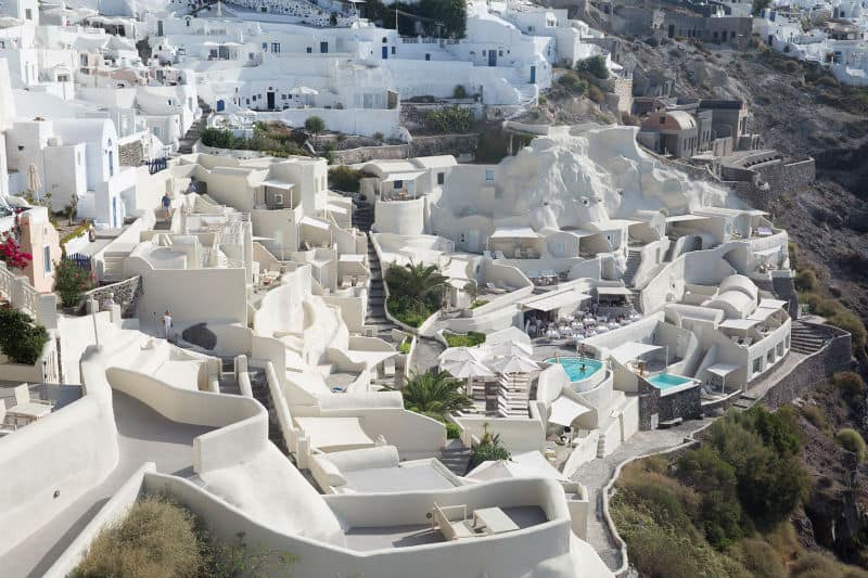 Santorini’s Mystique Hotel – Luxury Greek Vacation